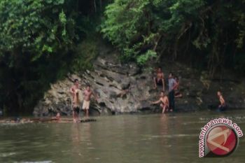 Pelajar SD Baturaja hanyut di Sungai Ogan
