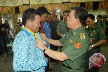 Gubernur Sulut: petani harus kaya
