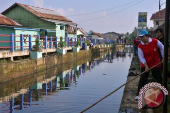 Warga Palembang gotong-royong bersihkan sungai