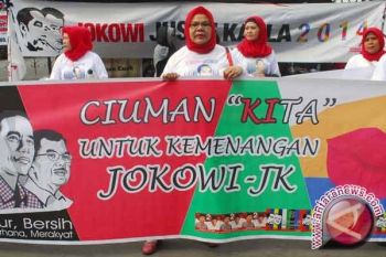 Jokowi balas Fitnah Dengan Lagu