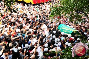  Makam Uje Makin Ramai Dikunjungi Jelang Ramadhan