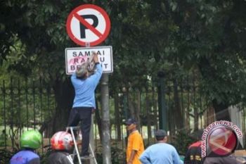 Ratusan pelajar Yogyakarta bersihkan vandalisme 