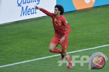 Fellaini Akan Gunting Rambut Asal...