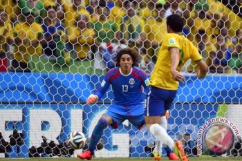 Kiper Ini Mendadak Terkenal