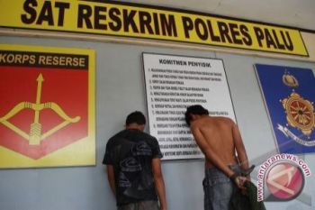 Aparat Kepolisian Palu Sita Puluhan Telepon Curian