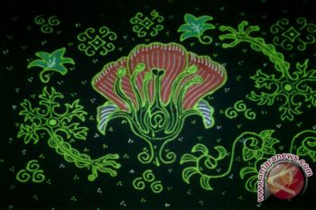 Mahasiswa UGM buat motif batik histologi 