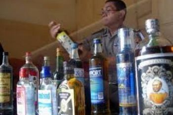 406 Botol Vodka dan Ribuan Liter Miras Dimusnahkan