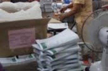 KPU Cilacap Libatkan Warga Lipat Surat Suara
