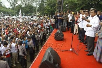 Cawapres JK Janjikan Kartu Indonesia Pintar