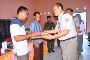 200 Warga Natuna Terima Sertifikat Tanah Gratis