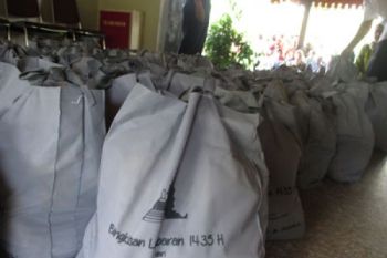 TWCBPRB Bagikan Paket Lebaran 