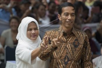 Anak Kedua Jokowi Datang Sendiri ke TPS