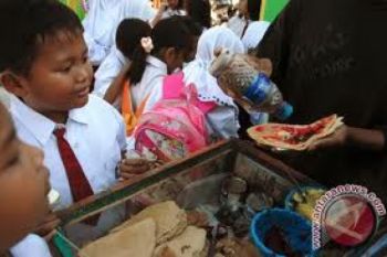 Dinkes Kudus Janji Bina Penjaja Makanan di Sekolah
