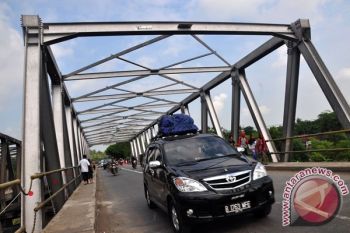 Ganjar: Jembatan Comal Hanya untuk Kendaraan Kecil