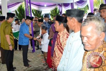 Gubernur Ridho Santuni 50 Yatim Piatu Tanggamus 
