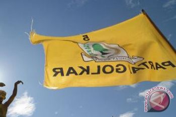 Pengamat: Sudah Saatnya Golkar Berhenti "mendua" 