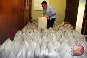 KPU Kotim Distribusikan Logistik Pilpres 2014 