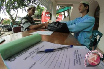 Pengurus masjid agung Palembang prioritaskan zakat beras