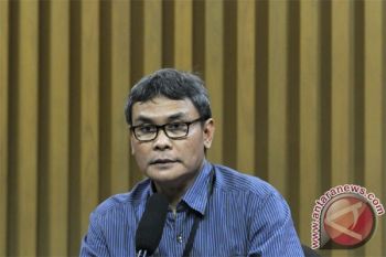 KPK Bawa Koper dari Rumah Sutan Bhatoegana