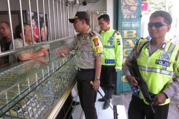 Pantau Keamanan Toko Emas