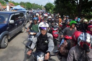 Ganjar Minta Aturan Melintas Jembatan Comal Diperketat