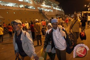 Ribuan Pemudik Tiba di Pelabuhan Semarang