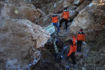 Ikut Kakeknya Menambang, Bocah Tewas Tertimbun Longsor