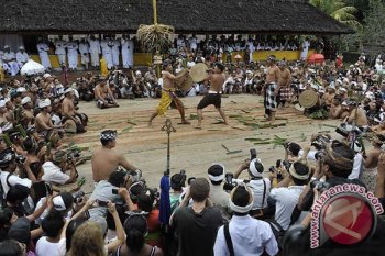 Tradisi Perang Pandan