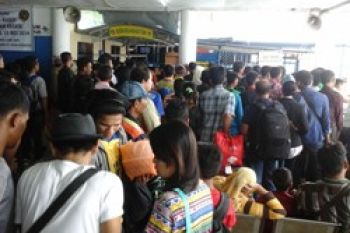 Ribuan TKI mudik lewat Batam