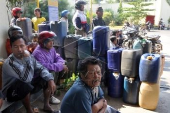 Premium Langka, Sejumlah Angkutan Tak Beroperasi