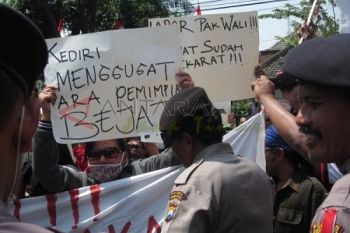 PKL Unjuk Rasa 