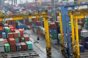Impor Juni Naik 6,44 Persen