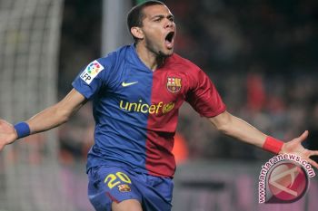 Inter Milan Sangkal Akan Datangkan Dani Alves