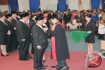 Wakil Ketua PN Manado lantik 40 legislator Manado 