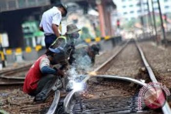 Rel Ganda Naikkan Pengiriman Dua Kali Lipat