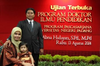 Mantan Pewarta Antara Raih Gelar Doktor