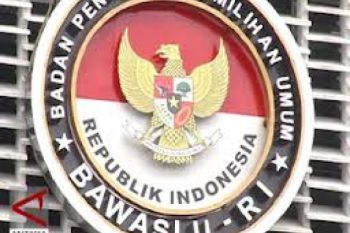 Anggota Bawaslu RI pantau TPS Prabowo Subianto di Bojong Koneng