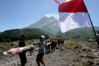 Jalur Evakuasi Erupsi Merapi di Cangkringan Rusak Parah