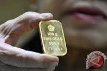 Emas Sedikit Menurun Jelang Risalah Pertemuan Fed