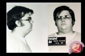 Pembunuh John Lennon Gagal Bebas Bersyarat 