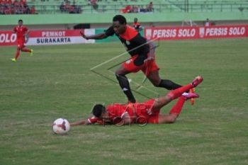 Kerja Sama Pemain Persip hadapi Persis