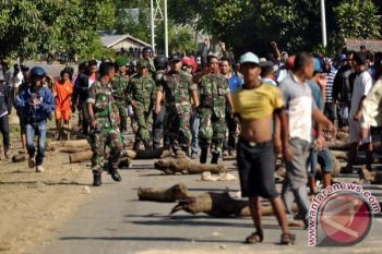 Diduga Dipukul TNI, Warga Terlibat Aksi Saling Serang