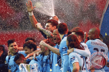 Manchester City Benamkan Liverpool 3-1
