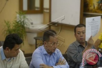 Tolak Pemecatan Dari Golkar