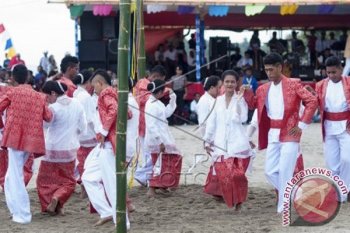 Tradisi Panas Pela