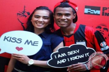 Pemain sayap Persipura Ruben Sanadi segera menikah