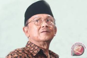 Habibie Impikan Kereta Listrik di Seantero Nusantara