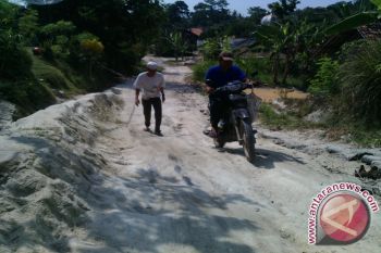 Meski Anggaran Desa RAPBN 2016 naik 100 persen, dinilai masih kurang