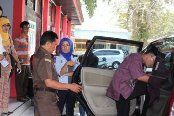 Kejari Lubukbasung Tahan Ketua Gapoktan Pinang Saiyo