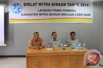 Jasa Raharja salurkan modal usaha mitra binaan